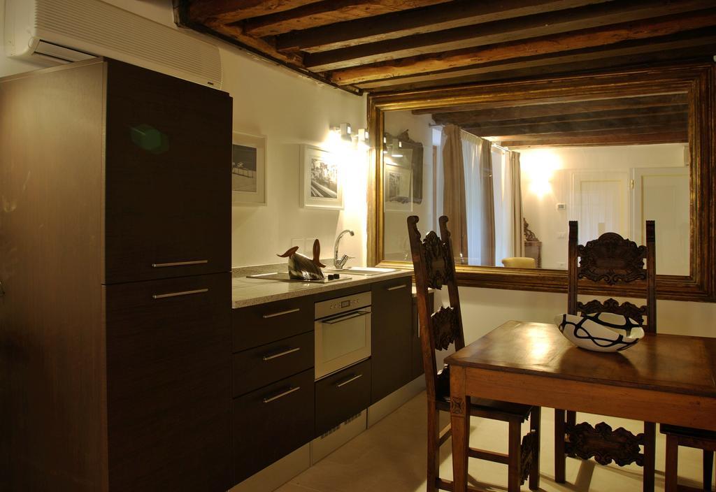 Appartamento Corte Bragadin Veneza Quarto foto